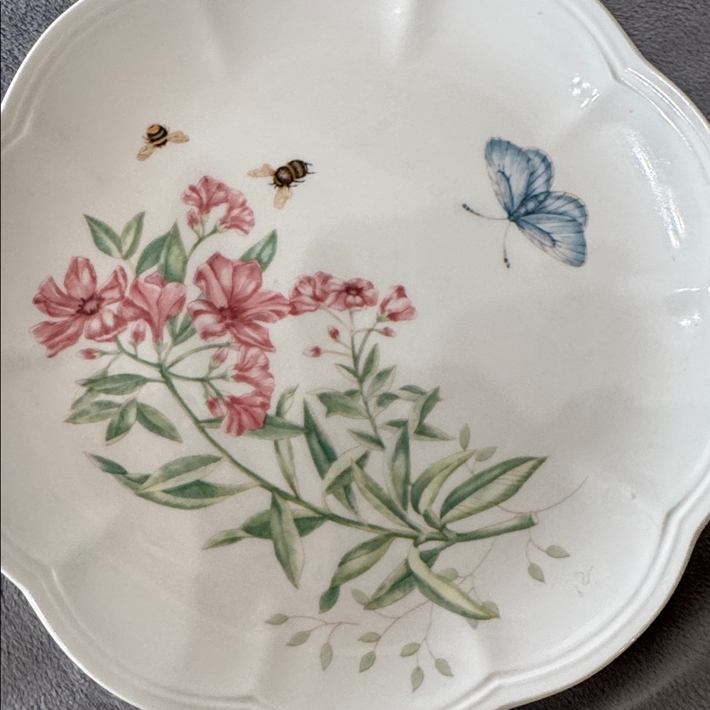 Lenox Butterfly Meadow‎ Swallowtail 9” Dessert Luncheon Plates Set of 3 Cottage. - Picture 3 of 11